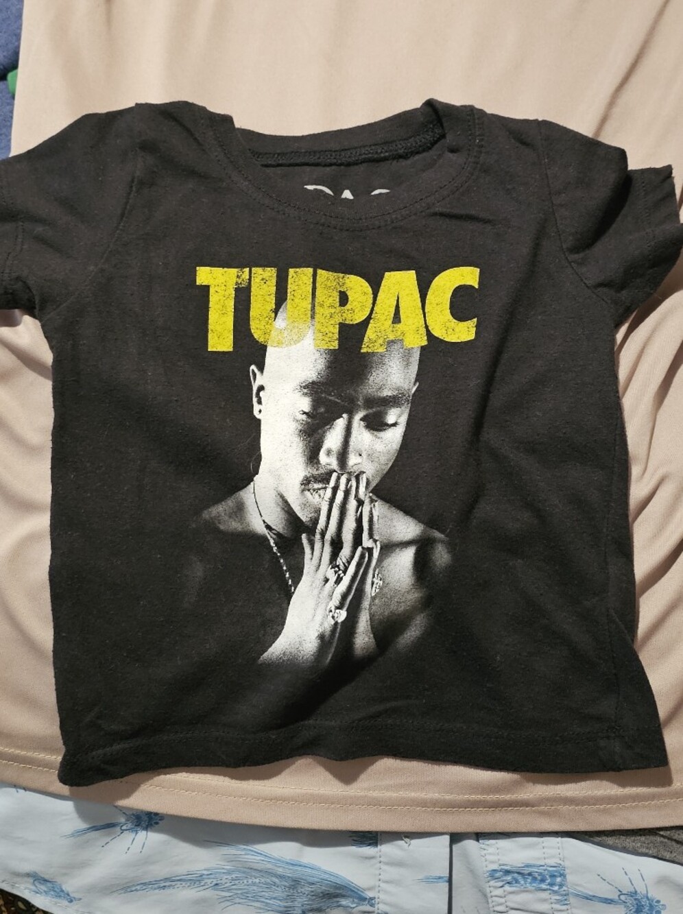 Black Kids' Graphic Tee with Yellow 'Tupac' Print Sz 18M